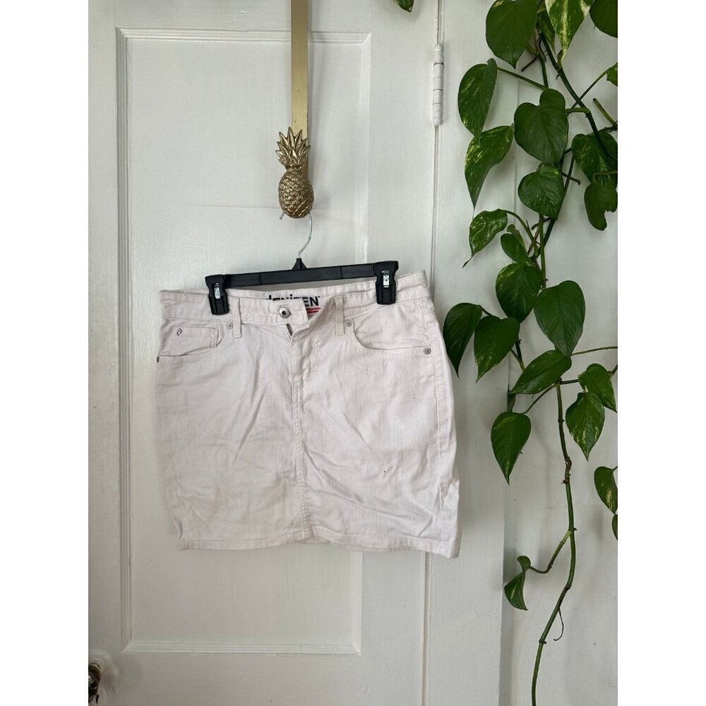 Denim Levi’s Denizen women’s size 10 white skirt